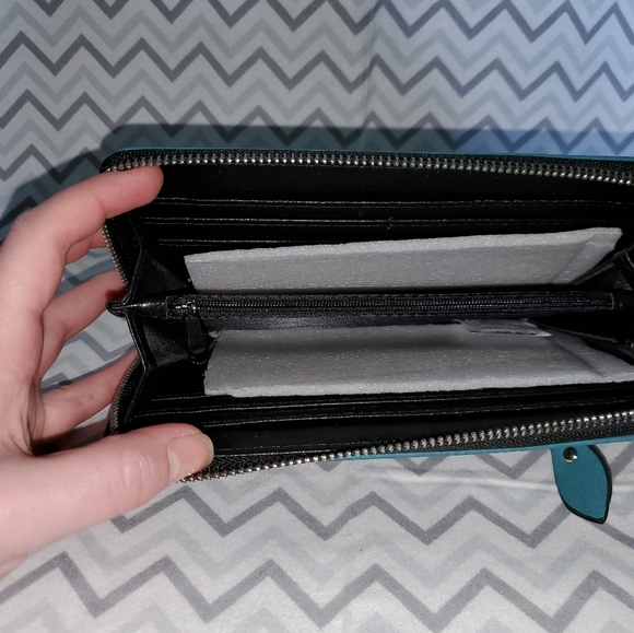 Wallet - Picture 2 of 2